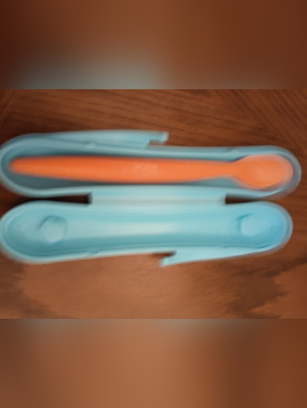 Tupper Kids Plate Set/4 & Spoon In Case - Picture 6 of 8